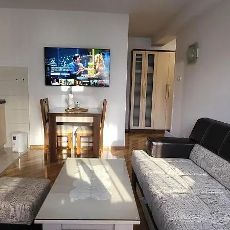 Optimum 2 - One Bedroom Lägenhet Zenica